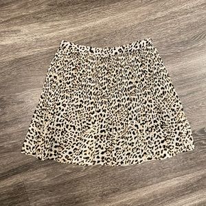 Banana Republic Pleated Cheetah Skirt, Size 4, NWT